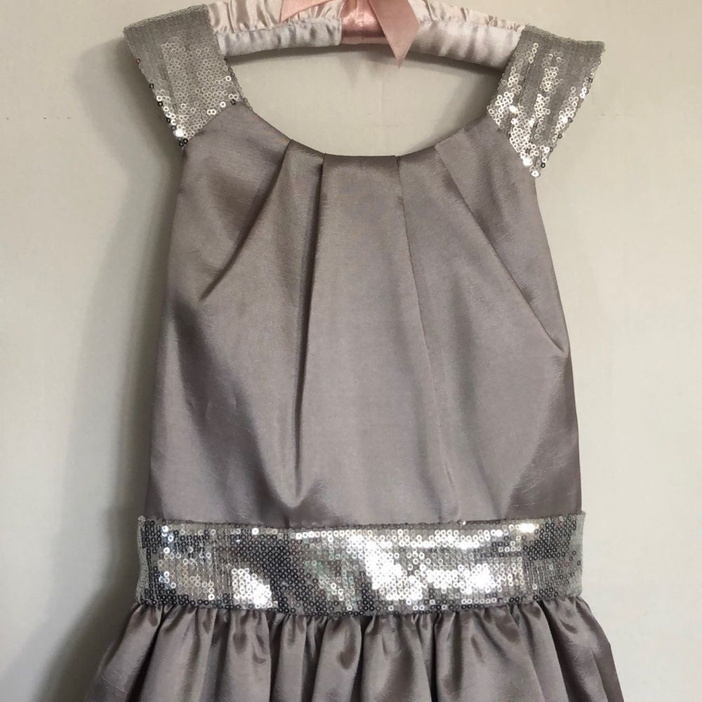Sweet Kids Special Occasion Silver and Sequins Dress NWT Size 10